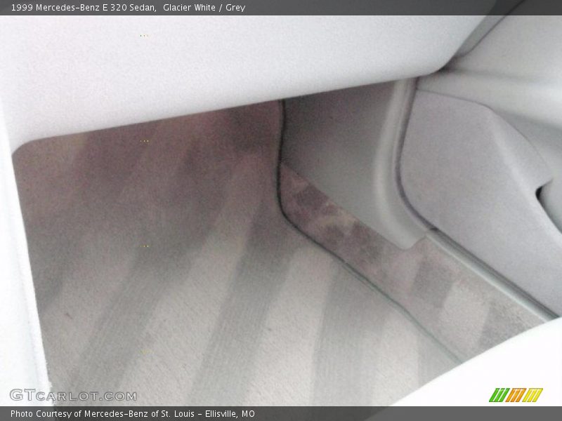 Glacier White / Grey 1999 Mercedes-Benz E 320 Sedan