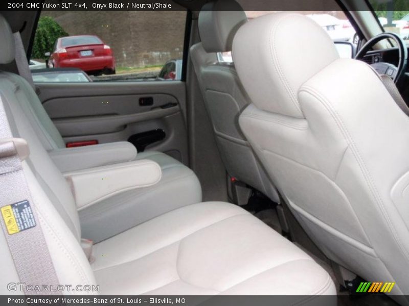 Onyx Black / Neutral/Shale 2004 GMC Yukon SLT 4x4