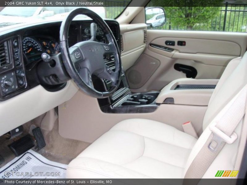 Onyx Black / Neutral/Shale 2004 GMC Yukon SLT 4x4