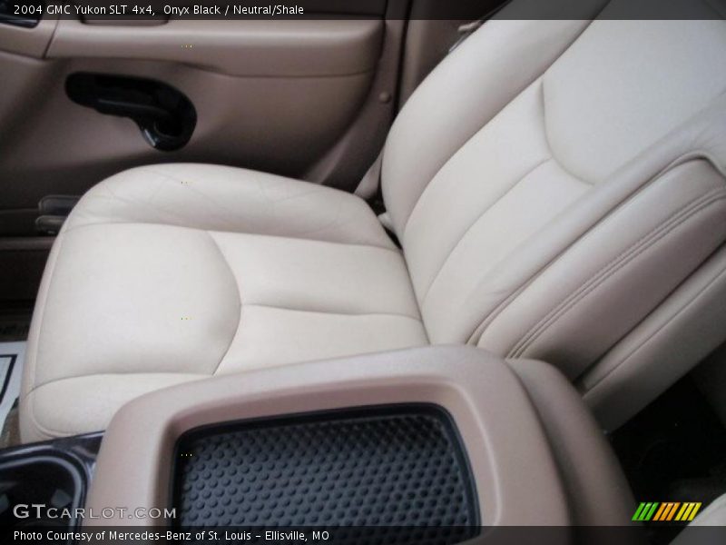 Onyx Black / Neutral/Shale 2004 GMC Yukon SLT 4x4