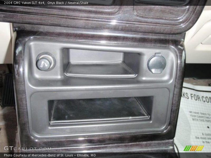 Onyx Black / Neutral/Shale 2004 GMC Yukon SLT 4x4