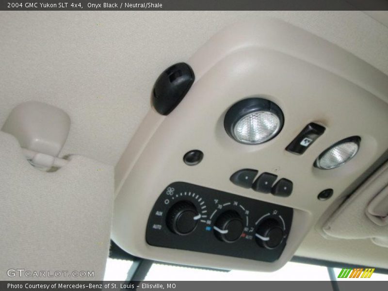 Onyx Black / Neutral/Shale 2004 GMC Yukon SLT 4x4