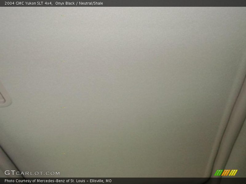 Onyx Black / Neutral/Shale 2004 GMC Yukon SLT 4x4