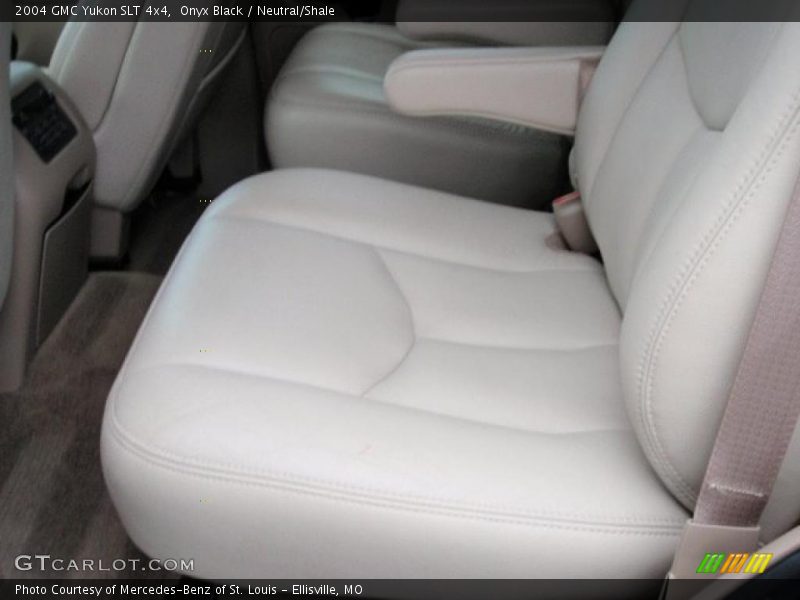 Onyx Black / Neutral/Shale 2004 GMC Yukon SLT 4x4