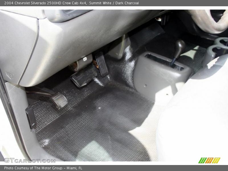 Summit White / Dark Charcoal 2004 Chevrolet Silverado 2500HD Crew Cab 4x4
