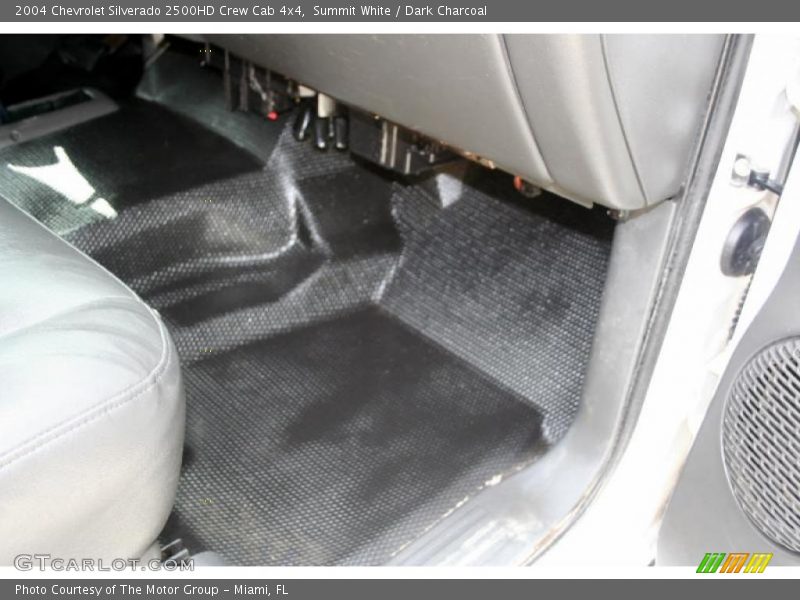 Summit White / Dark Charcoal 2004 Chevrolet Silverado 2500HD Crew Cab 4x4