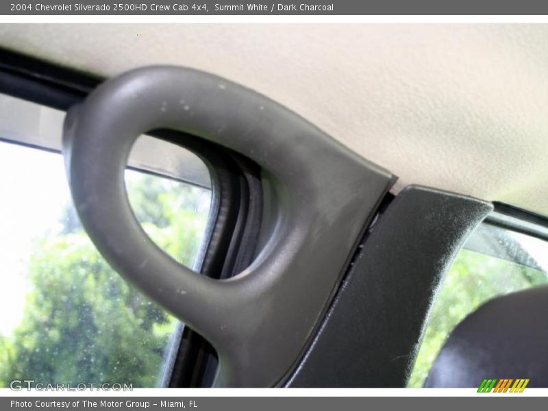 Summit White / Dark Charcoal 2004 Chevrolet Silverado 2500HD Crew Cab 4x4