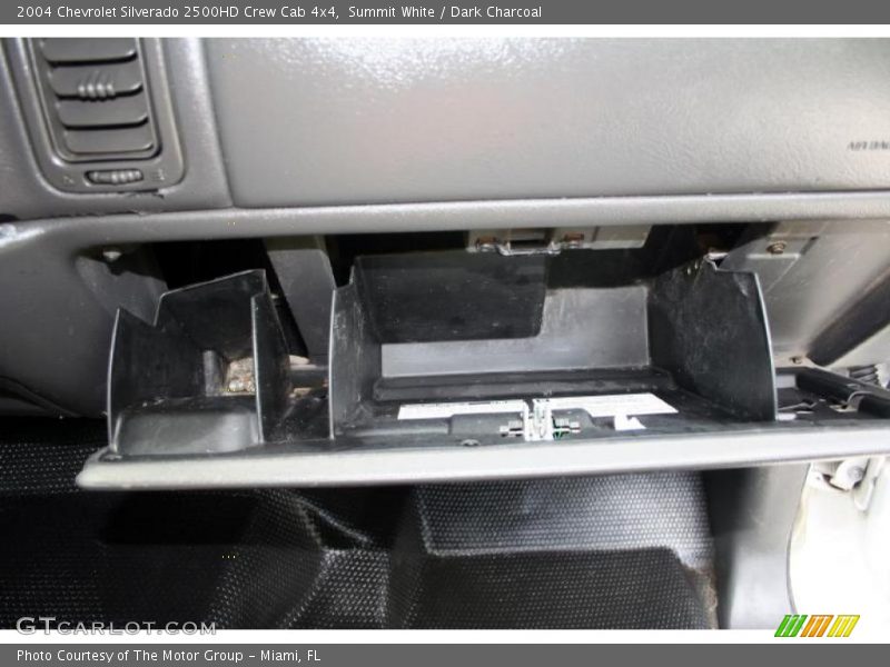 Summit White / Dark Charcoal 2004 Chevrolet Silverado 2500HD Crew Cab 4x4