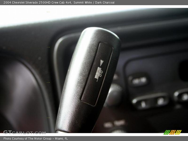 Summit White / Dark Charcoal 2004 Chevrolet Silverado 2500HD Crew Cab 4x4