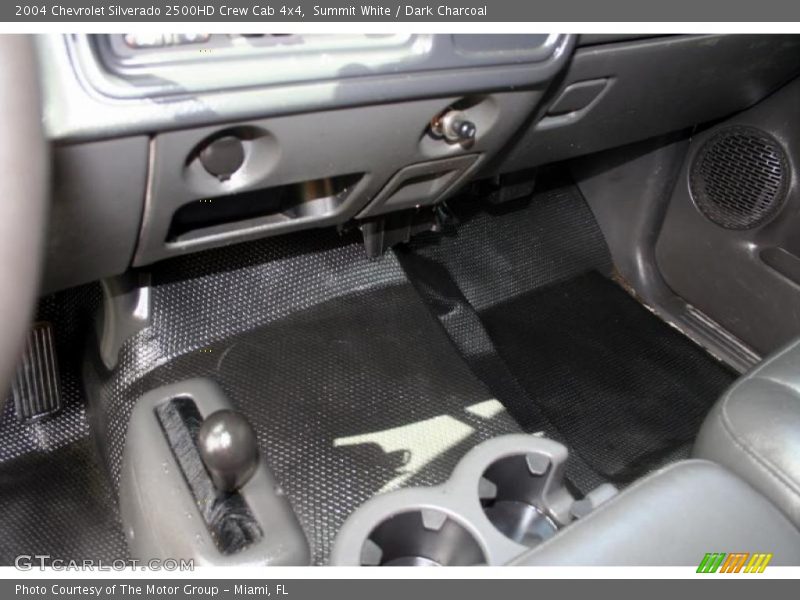 Summit White / Dark Charcoal 2004 Chevrolet Silverado 2500HD Crew Cab 4x4