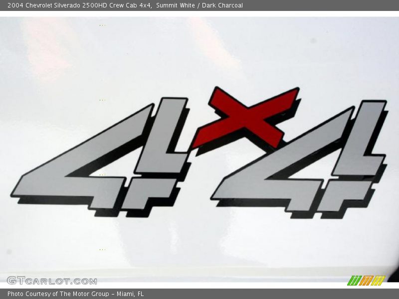 Summit White / Dark Charcoal 2004 Chevrolet Silverado 2500HD Crew Cab 4x4