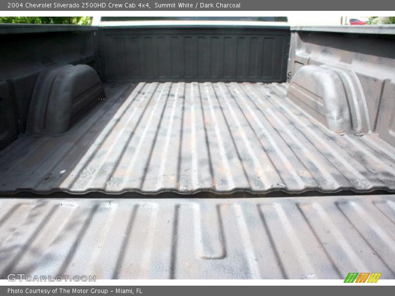 Summit White / Dark Charcoal 2004 Chevrolet Silverado 2500HD Crew Cab 4x4