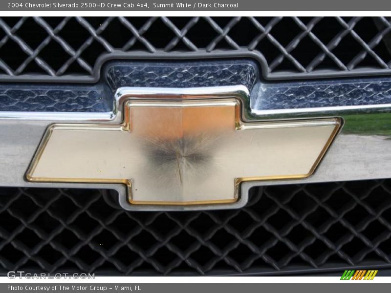 Summit White / Dark Charcoal 2004 Chevrolet Silverado 2500HD Crew Cab 4x4
