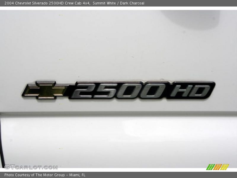 Summit White / Dark Charcoal 2004 Chevrolet Silverado 2500HD Crew Cab 4x4