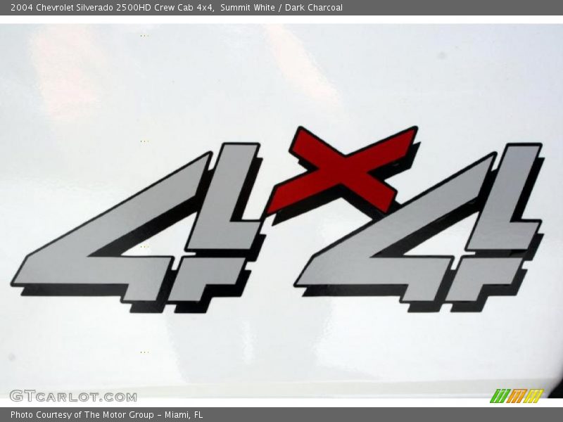 Summit White / Dark Charcoal 2004 Chevrolet Silverado 2500HD Crew Cab 4x4