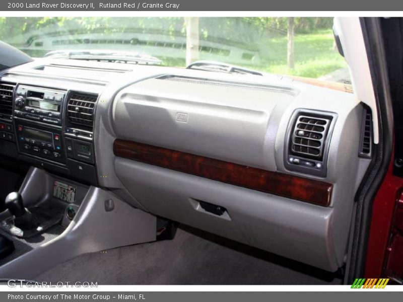Rutland Red / Granite Gray 2000 Land Rover Discovery II