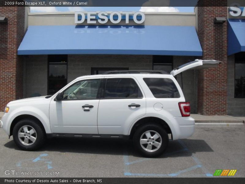 Oxford White / Camel 2009 Ford Escape XLT