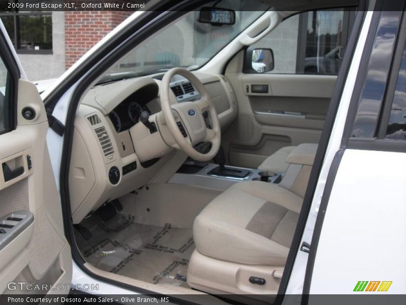 Oxford White / Camel 2009 Ford Escape XLT