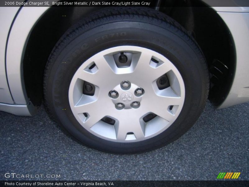 Bright Silver Metallic / Dark Slate Gray/Light Slate Gray 2006 Dodge Charger SE