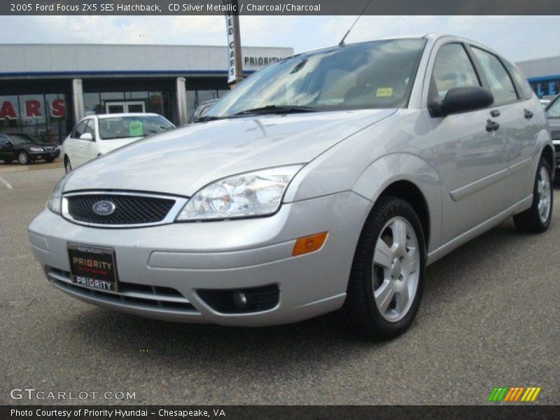 CD Silver Metallic / Charcoal/Charcoal 2005 Ford Focus ZX5 SES Hatchback