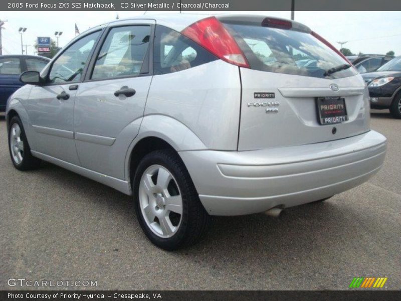 CD Silver Metallic / Charcoal/Charcoal 2005 Ford Focus ZX5 SES Hatchback