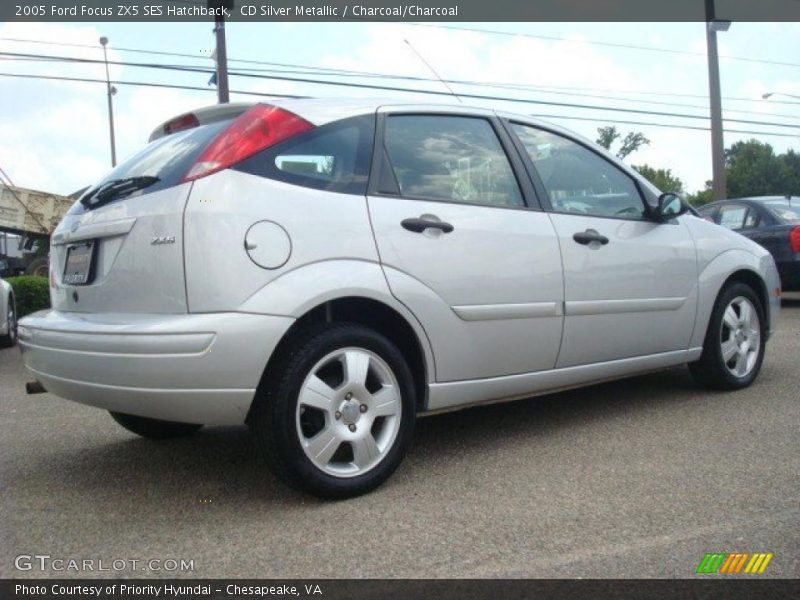 CD Silver Metallic / Charcoal/Charcoal 2005 Ford Focus ZX5 SES Hatchback