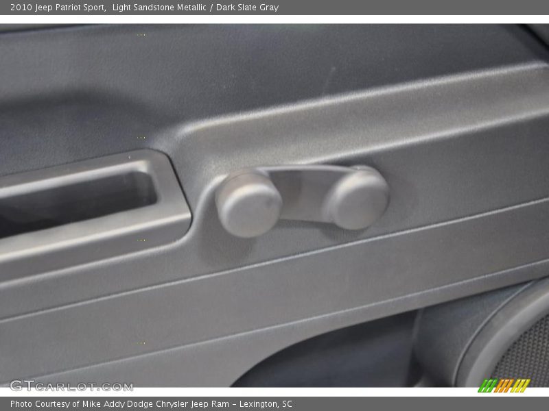 Light Sandstone Metallic / Dark Slate Gray 2010 Jeep Patriot Sport