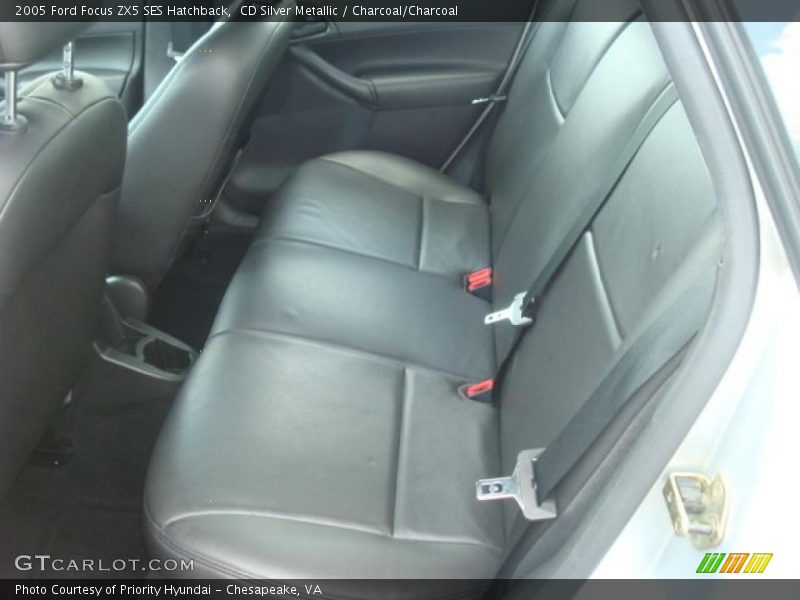 CD Silver Metallic / Charcoal/Charcoal 2005 Ford Focus ZX5 SES Hatchback