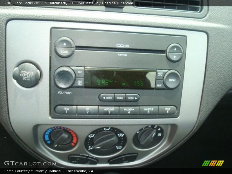 CD Silver Metallic / Charcoal/Charcoal 2005 Ford Focus ZX5 SES Hatchback