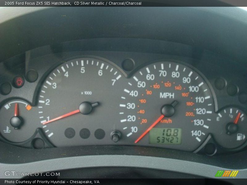 CD Silver Metallic / Charcoal/Charcoal 2005 Ford Focus ZX5 SES Hatchback