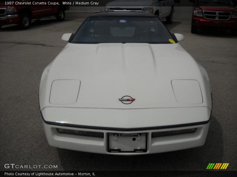 White / Medium Gray 1987 Chevrolet Corvette Coupe