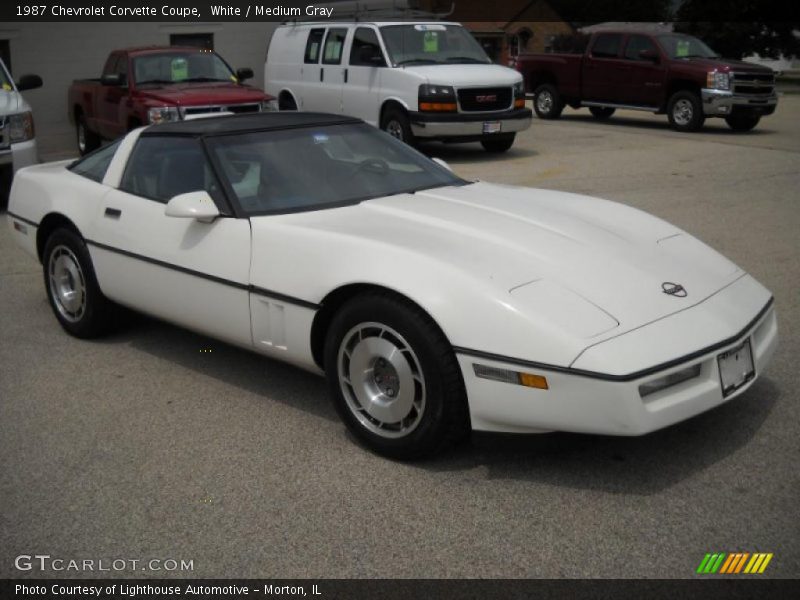 White / Medium Gray 1987 Chevrolet Corvette Coupe