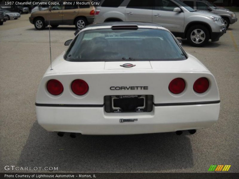 White / Medium Gray 1987 Chevrolet Corvette Coupe
