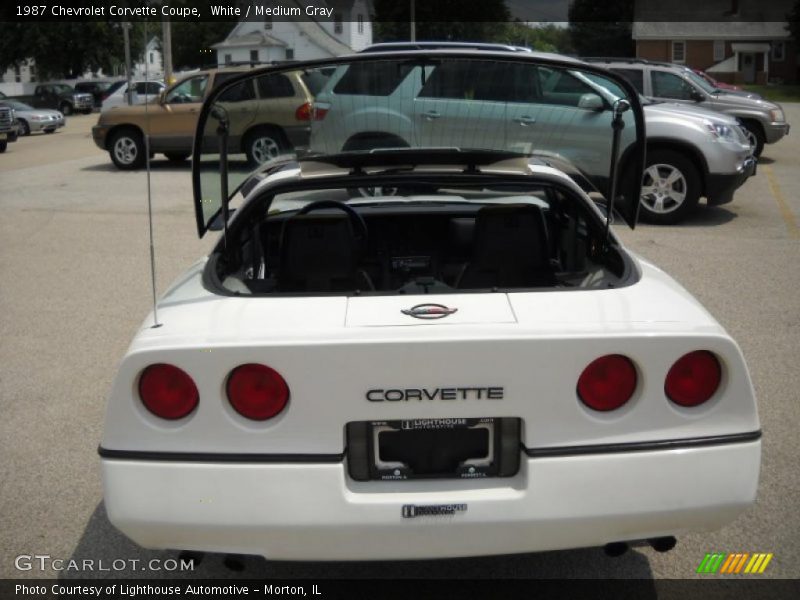 White / Medium Gray 1987 Chevrolet Corvette Coupe