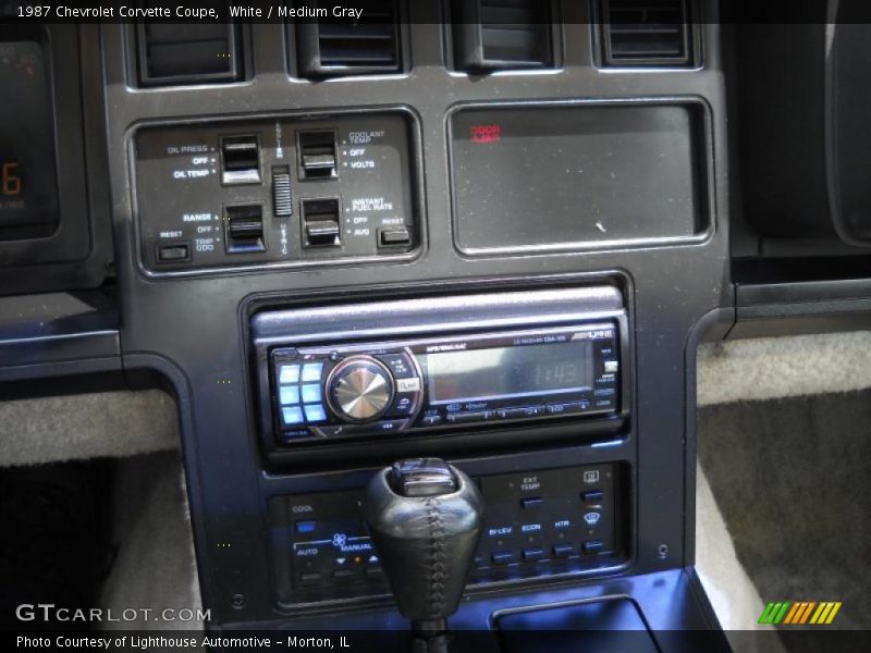 White / Medium Gray 1987 Chevrolet Corvette Coupe