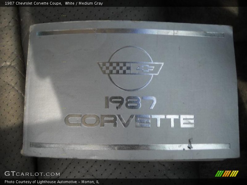 White / Medium Gray 1987 Chevrolet Corvette Coupe