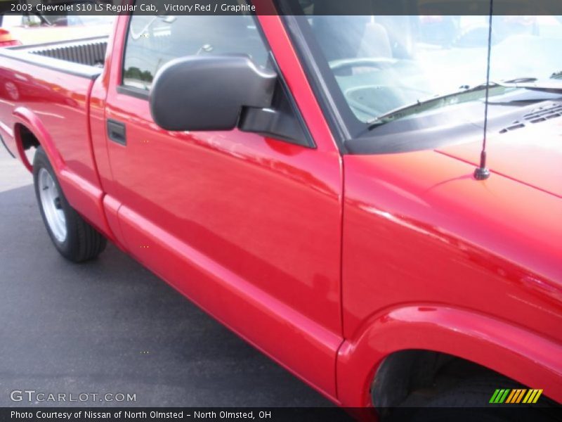 Victory Red / Graphite 2003 Chevrolet S10 LS Regular Cab