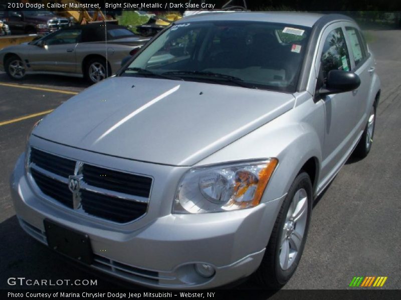 Bright Silver Metallic / Dark Slate Gray 2010 Dodge Caliber Mainstreet