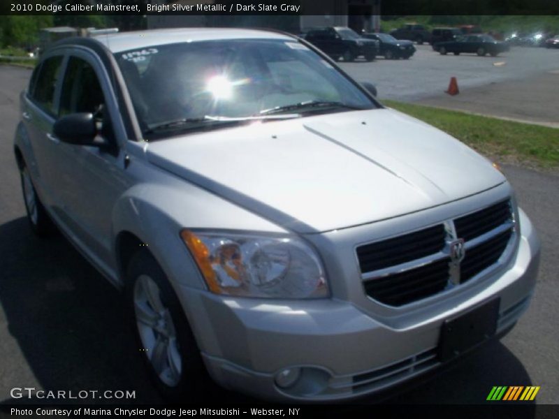 Bright Silver Metallic / Dark Slate Gray 2010 Dodge Caliber Mainstreet