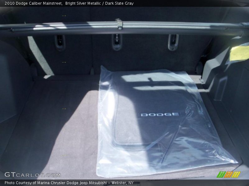 Bright Silver Metallic / Dark Slate Gray 2010 Dodge Caliber Mainstreet