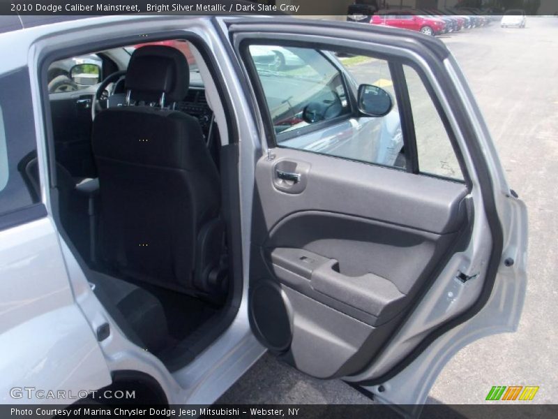 Bright Silver Metallic / Dark Slate Gray 2010 Dodge Caliber Mainstreet