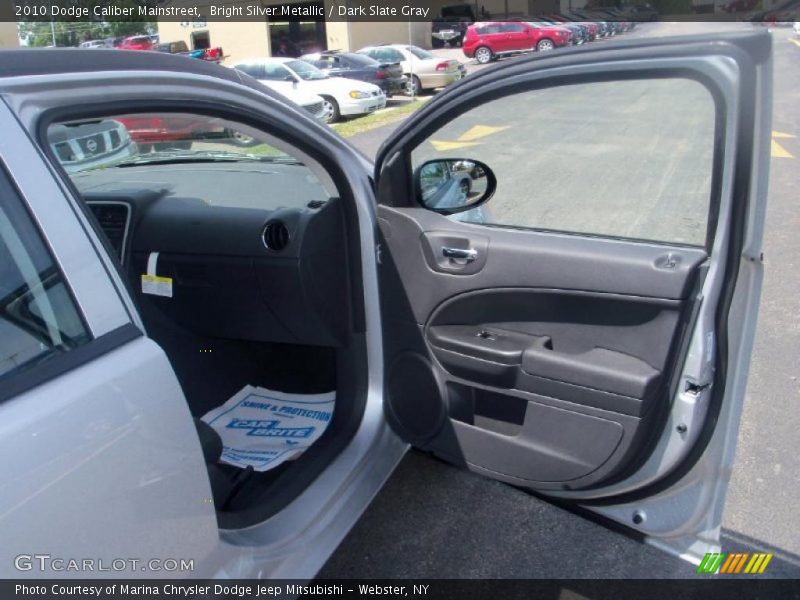 Bright Silver Metallic / Dark Slate Gray 2010 Dodge Caliber Mainstreet