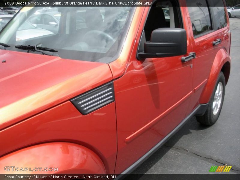 Sunburst Orange Pearl / Dark Slate Gray/Light Slate Gray 2009 Dodge Nitro SE 4x4