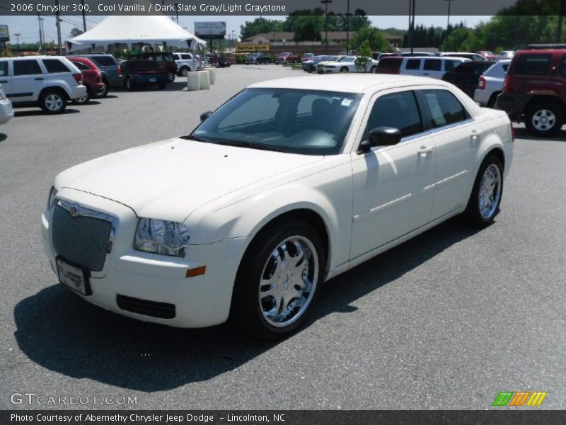 Cool Vanilla / Dark Slate Gray/Light Graystone 2006 Chrysler 300
