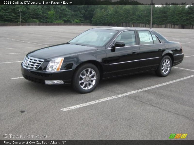 Black Raven / Ebony 2011 Cadillac DTS Luxury