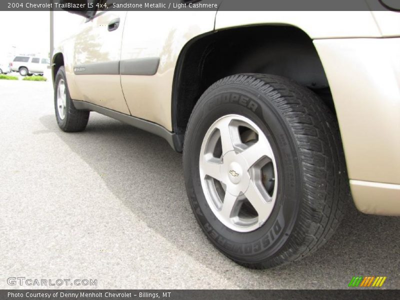 Sandstone Metallic / Light Cashmere 2004 Chevrolet TrailBlazer LS 4x4