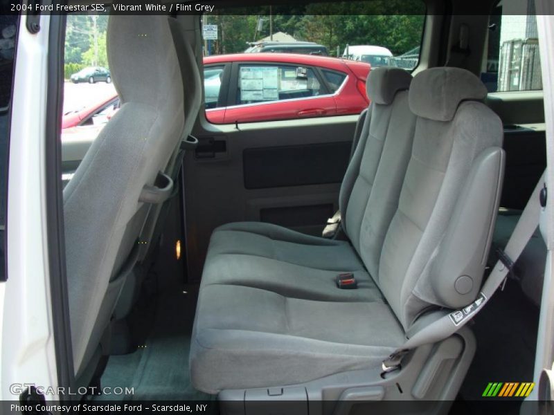 Vibrant White / Flint Grey 2004 Ford Freestar SES
