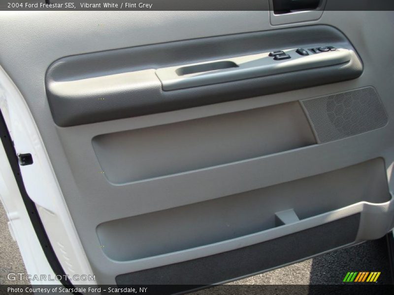 Vibrant White / Flint Grey 2004 Ford Freestar SES