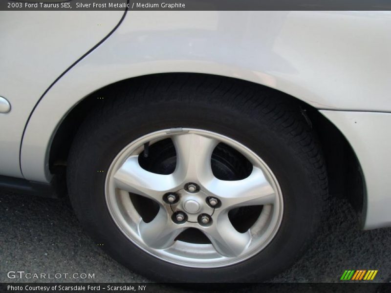 Silver Frost Metallic / Medium Graphite 2003 Ford Taurus SES