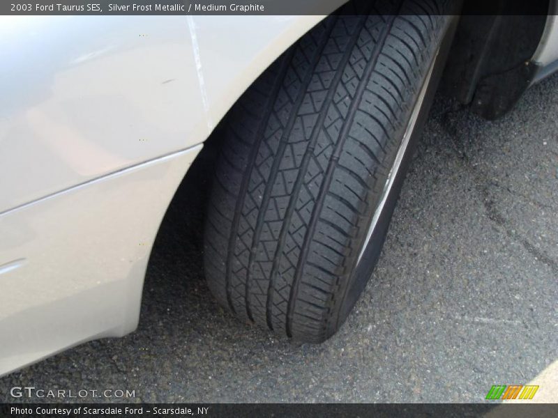 Silver Frost Metallic / Medium Graphite 2003 Ford Taurus SES